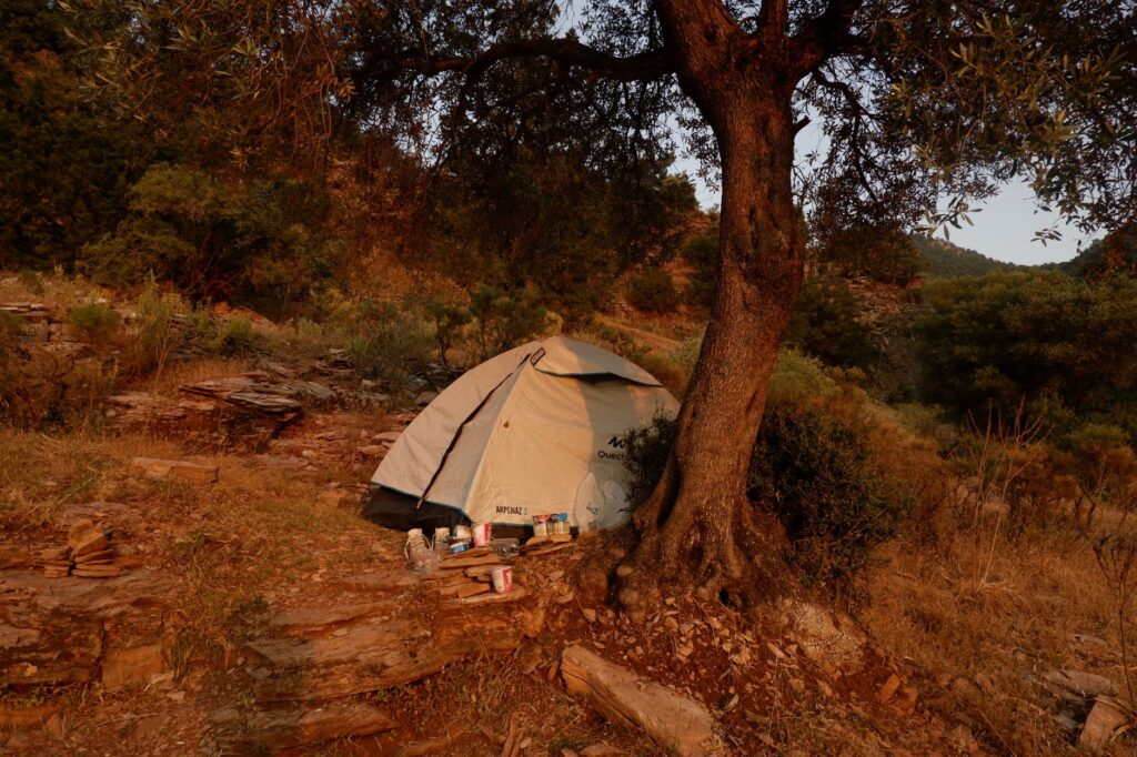 Bivouac Légal en France : Spots Secrets & Conseils d'Experte pour des Nuits Magiques